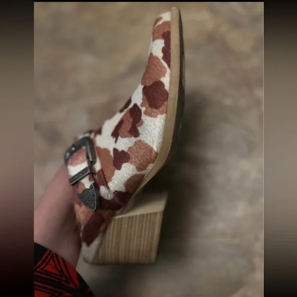 Rag & Co Nometa Faux Cow Print Suede w/ Buckle Detail Mules - Picture 4 of 5